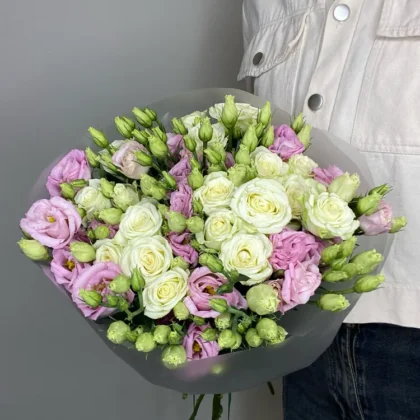Роза, Кустовая роза, Эустома, цвет белый, розовый, 17 шт